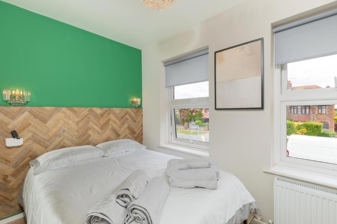 Ocean Studio Apartments Littlehampton Bagian luar foto